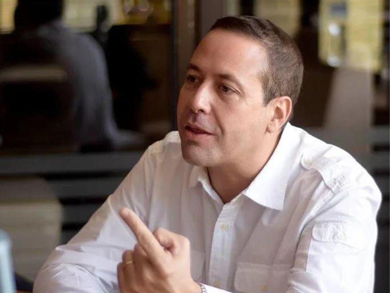 FF AA deben custodiar transporte de maletas electorales por mandato constitucional, no del CNE, pese a lo que dice Carlos Reina