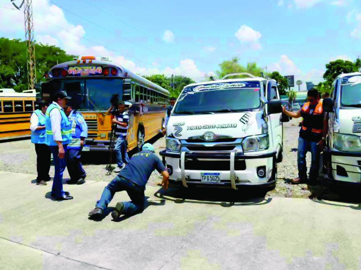 Unos 300 buses han pasado revisión en Transporte para hacer excursiones