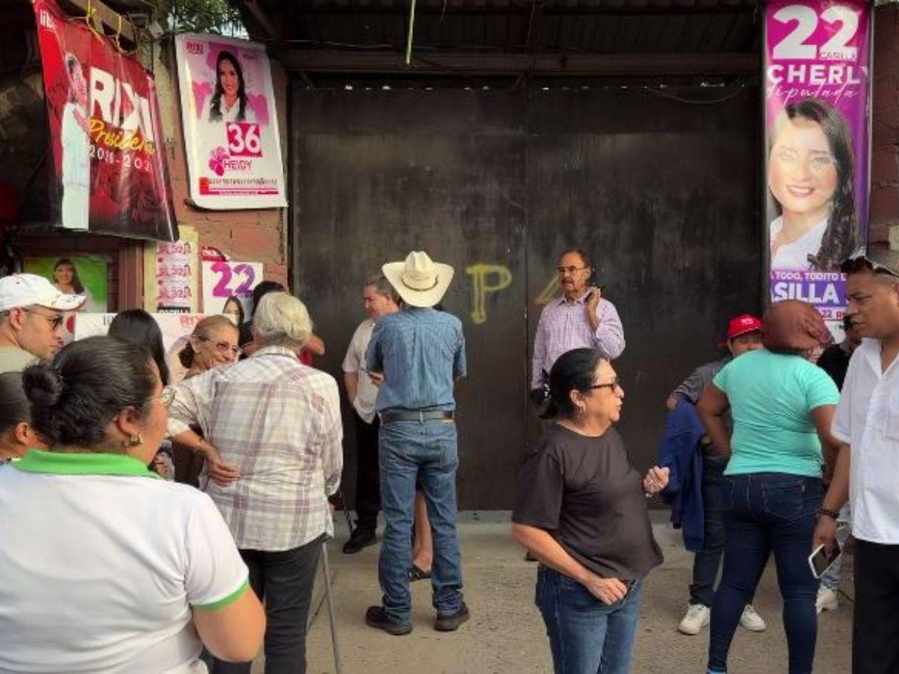 El JTR abrió centros de votación con una hora de retraso