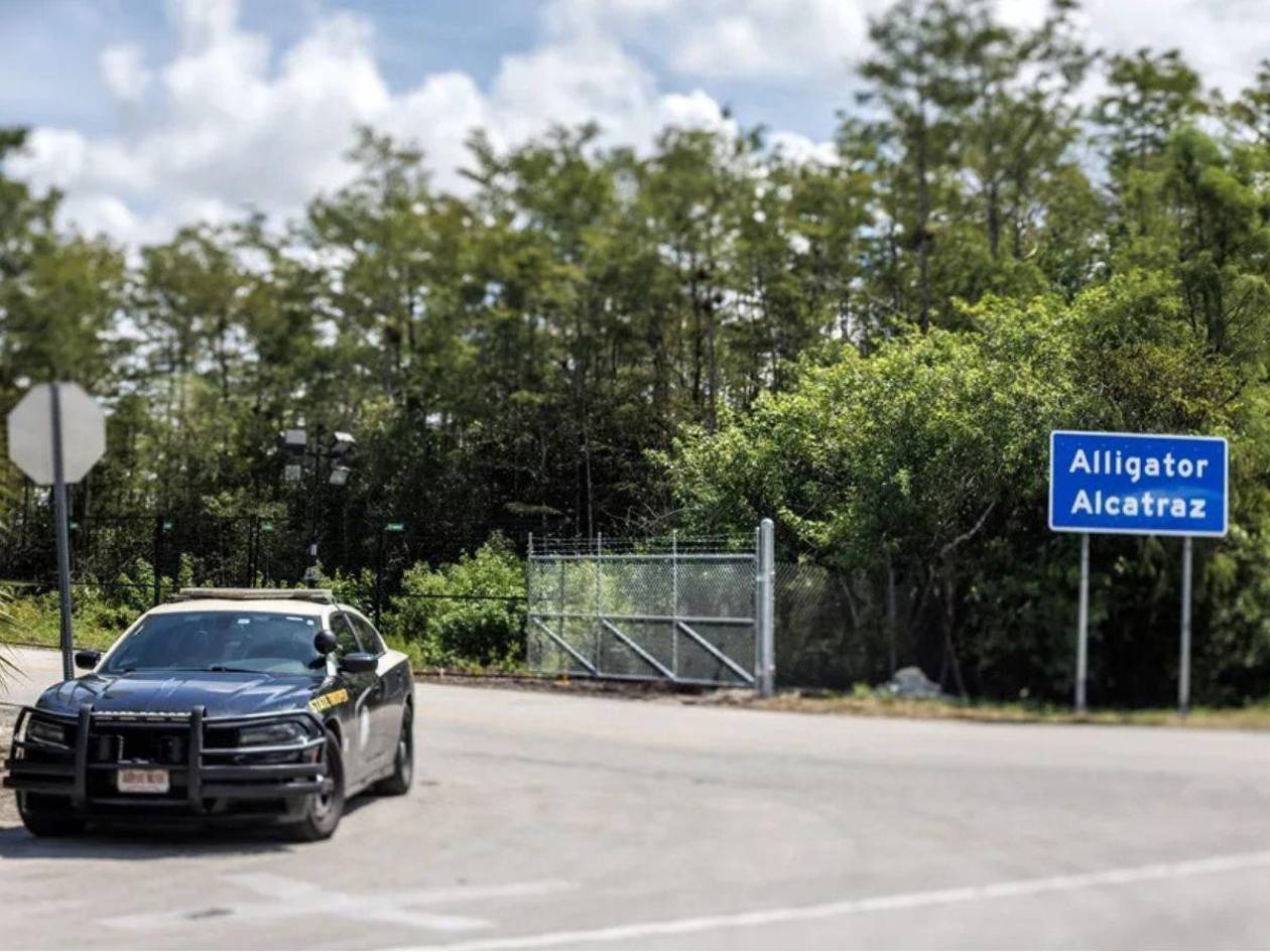 EEUU ha deportado unos 500 migrantes en vuelos desde 'Alligator Alcatraz'