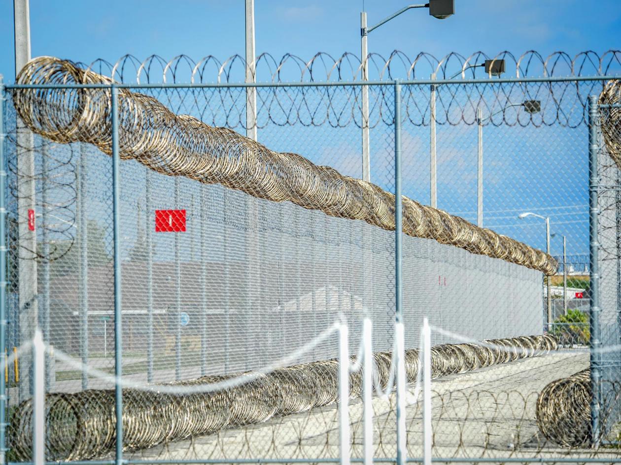 Alcalde inmigrante vota a favor de cárcel migratoria en pequeño pueblo de Tennessee