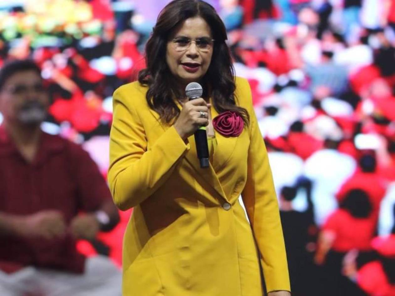 Rixi Moncada arremete en asamblea de Libre: “Jamás nos arrodillaremos ante la élite”