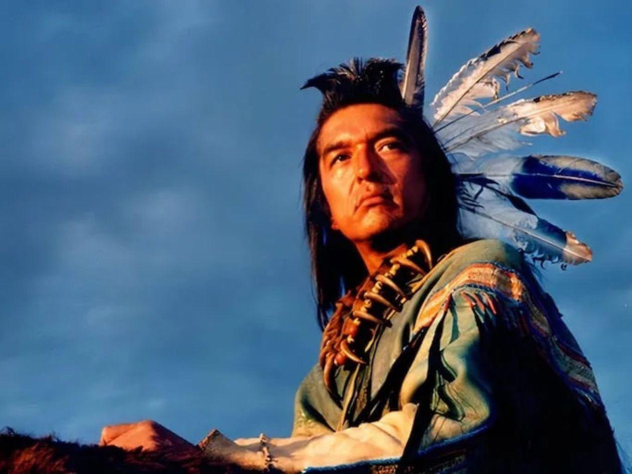 Muere a los 73 años el actor Graham Greene, el indio de Bailando con Lobos