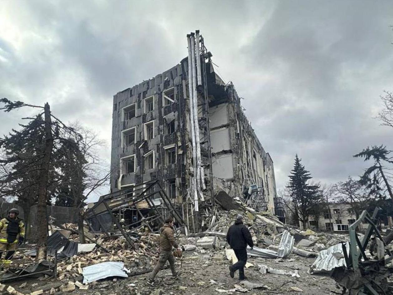 Qué se sabe sobre las iniciativas de Trump para poner fin a la guerra en Ucrania