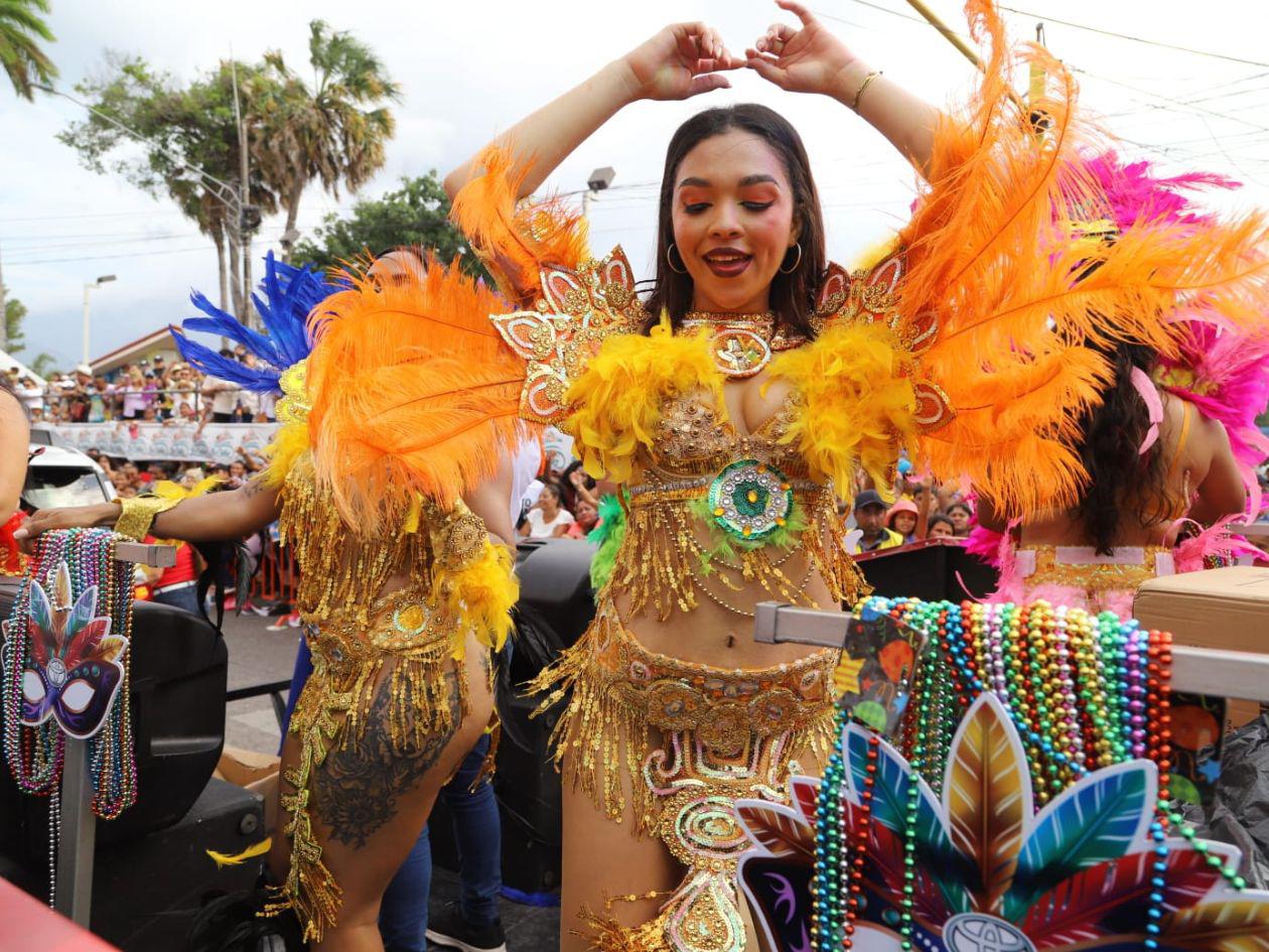 La Ceiba vivió espectacular cierre de su tradicional fiesta carnavalesca