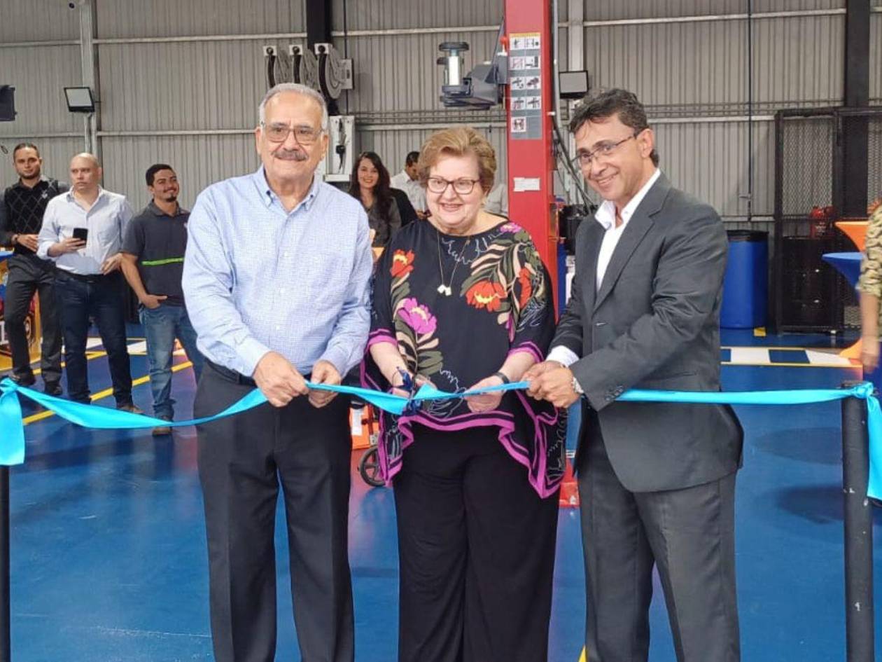 Yude Canahuati inaugura Quick Lane Fleet & Truck Center, especializado en flotas y camiones