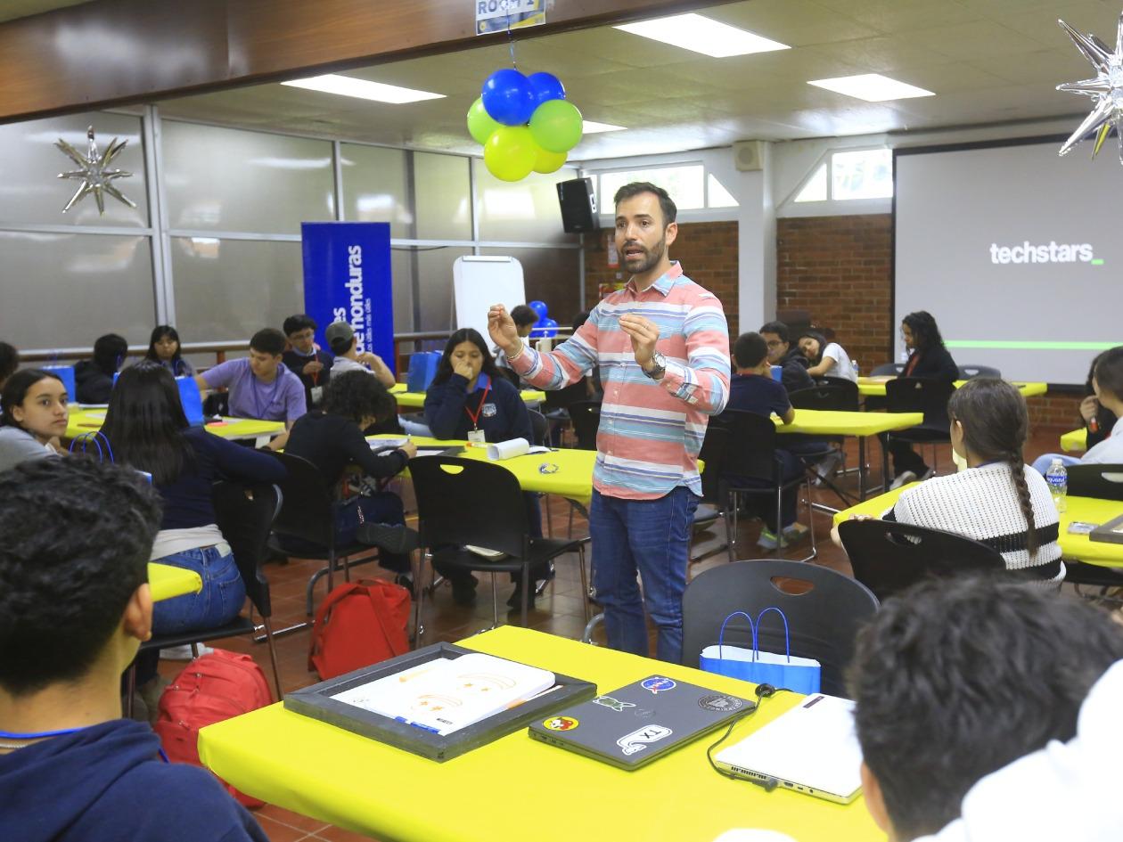 Realizan el Startup Weekend Youth en la Escuela Internacional Sampedrana