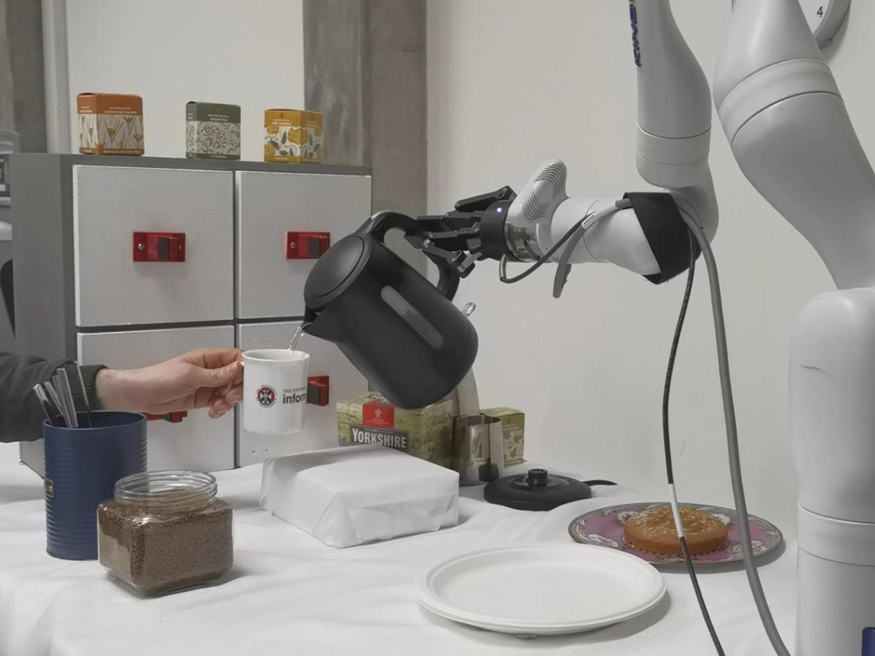 La IA no lee bien la hora, pero puede hacer café, según expertos