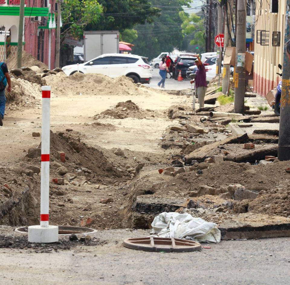 Entre las vías que permanecen cerradas se encuentran la Tercera Avenida del centro de San Pedro Sula y la Segunda Calle, en el barrio Guamilito