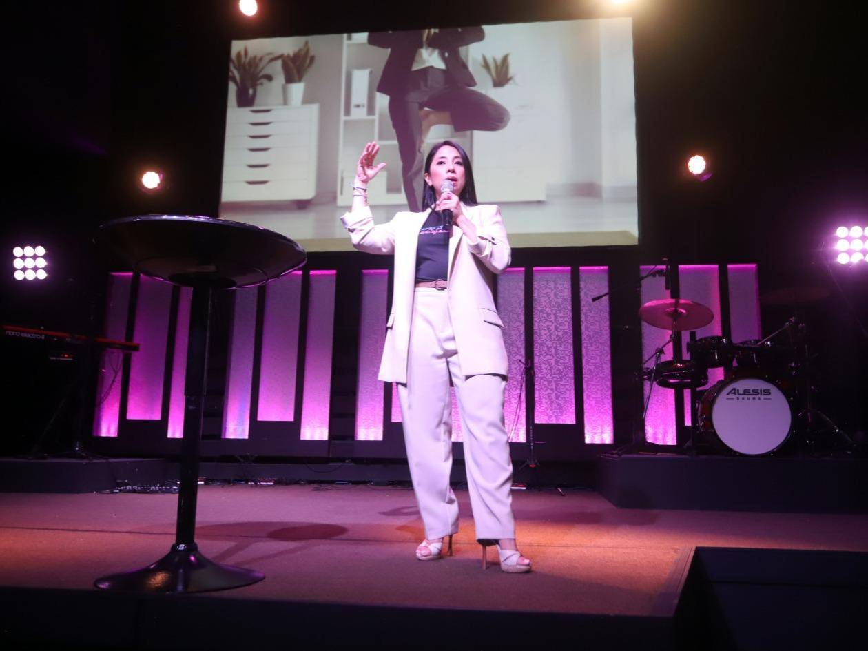 Magistral conferencia para damas dicta la expositora Florencia Torres