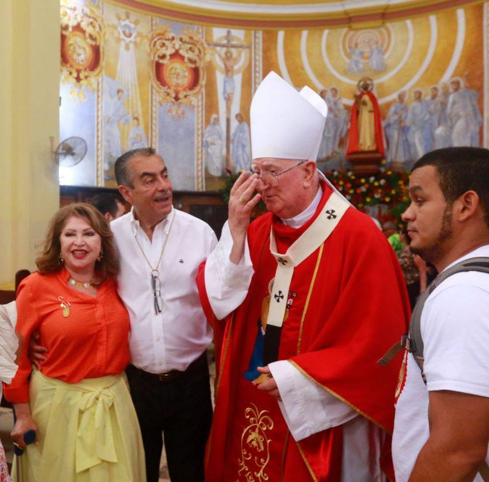 La vicealcaldesa de San Pedro Sula asistió a la eucaristía junto a autoridades religiosas, representantes de la sociedad civil y numerosos fieles que acudieron a conmemorar a San Pedro Apóstol