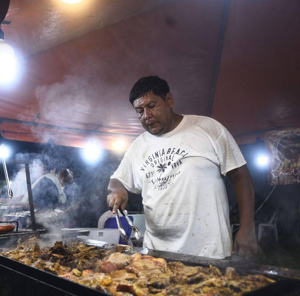 Los tradicionales asados típicos de San Pedro Sula tampoco pueden faltar en la Plaza Típica durante la Feria Juniana
