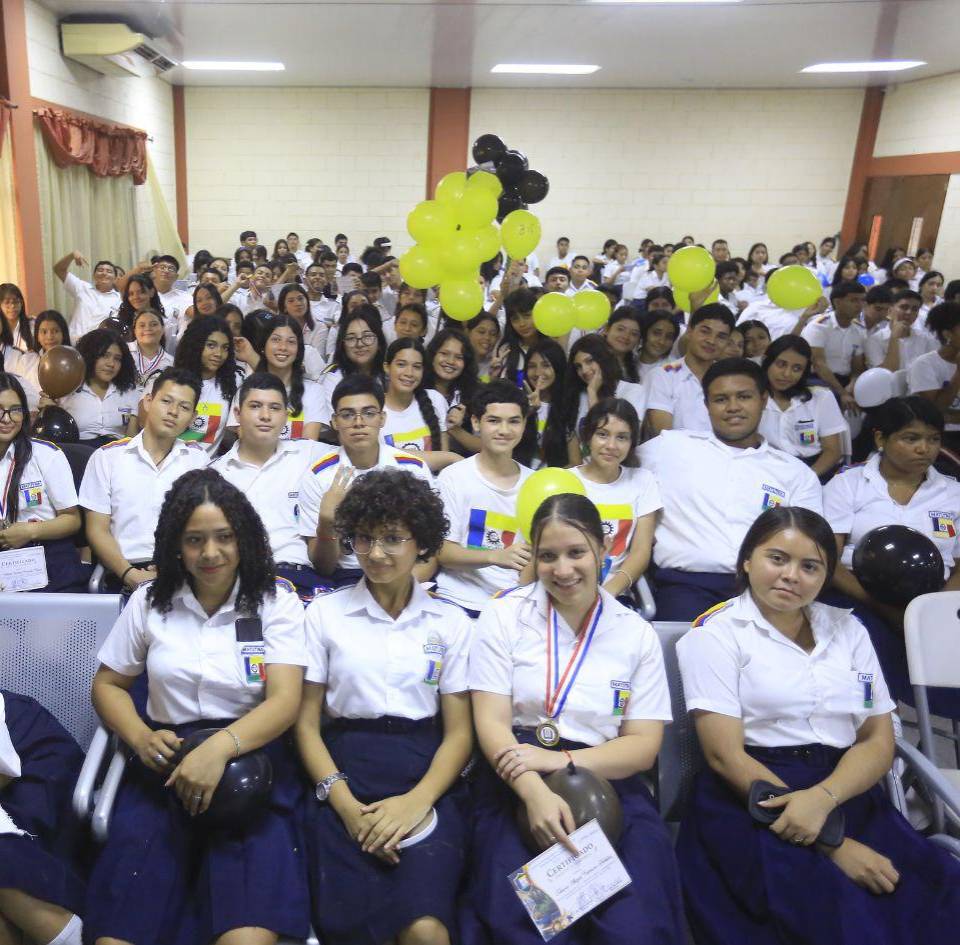 Dia del estudiante, representa el esfuerzo, la dedicación para quienes representa el futuro del país.