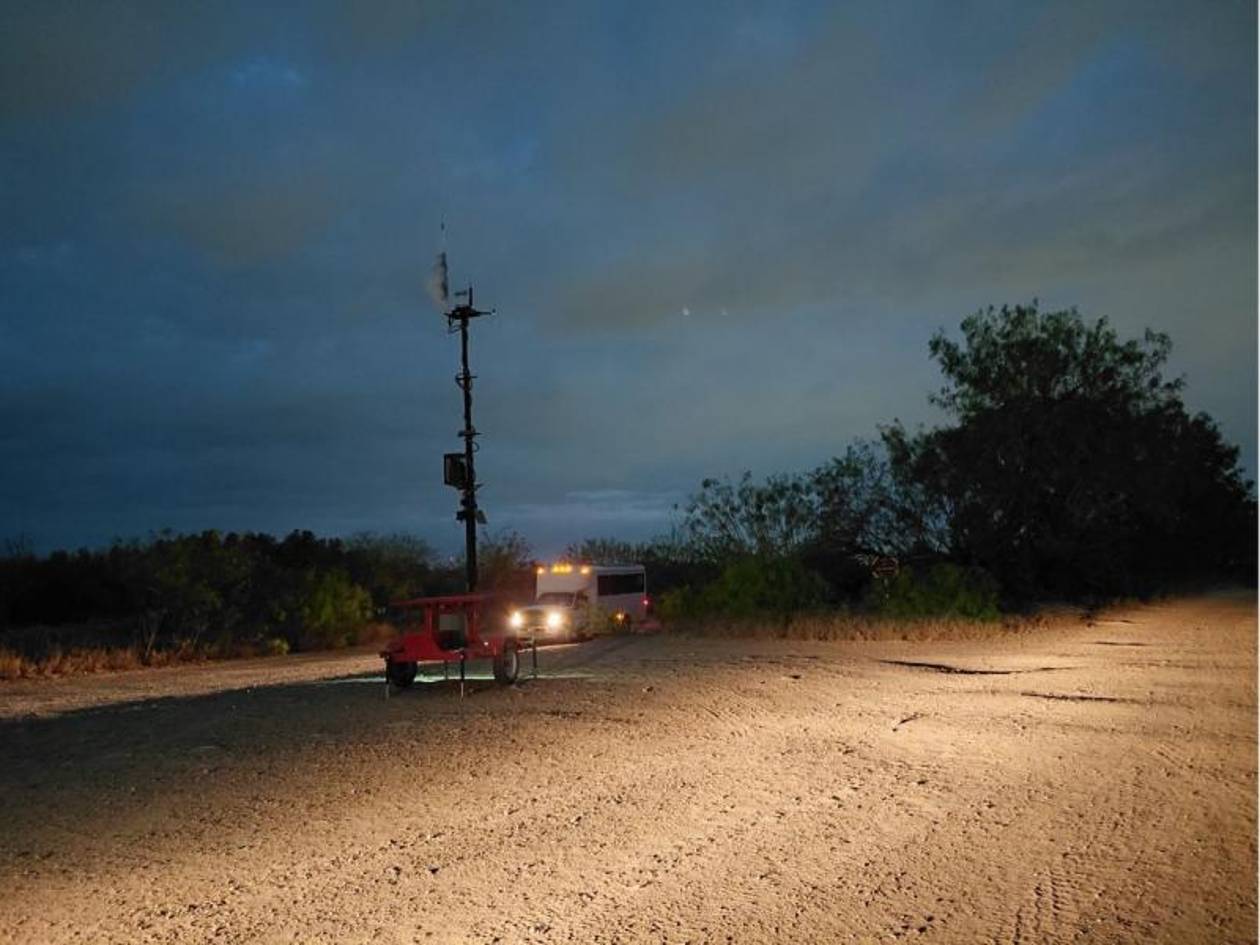Con los mensajes de los dispositivos acústicos de largo alcance, Estados Unidos busca disuadir a los migrantes de cruzar la frontera ilegalmente.