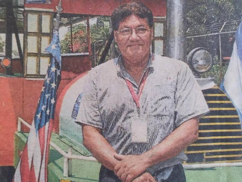 Julio Gochez con su Trencito de la Alegría