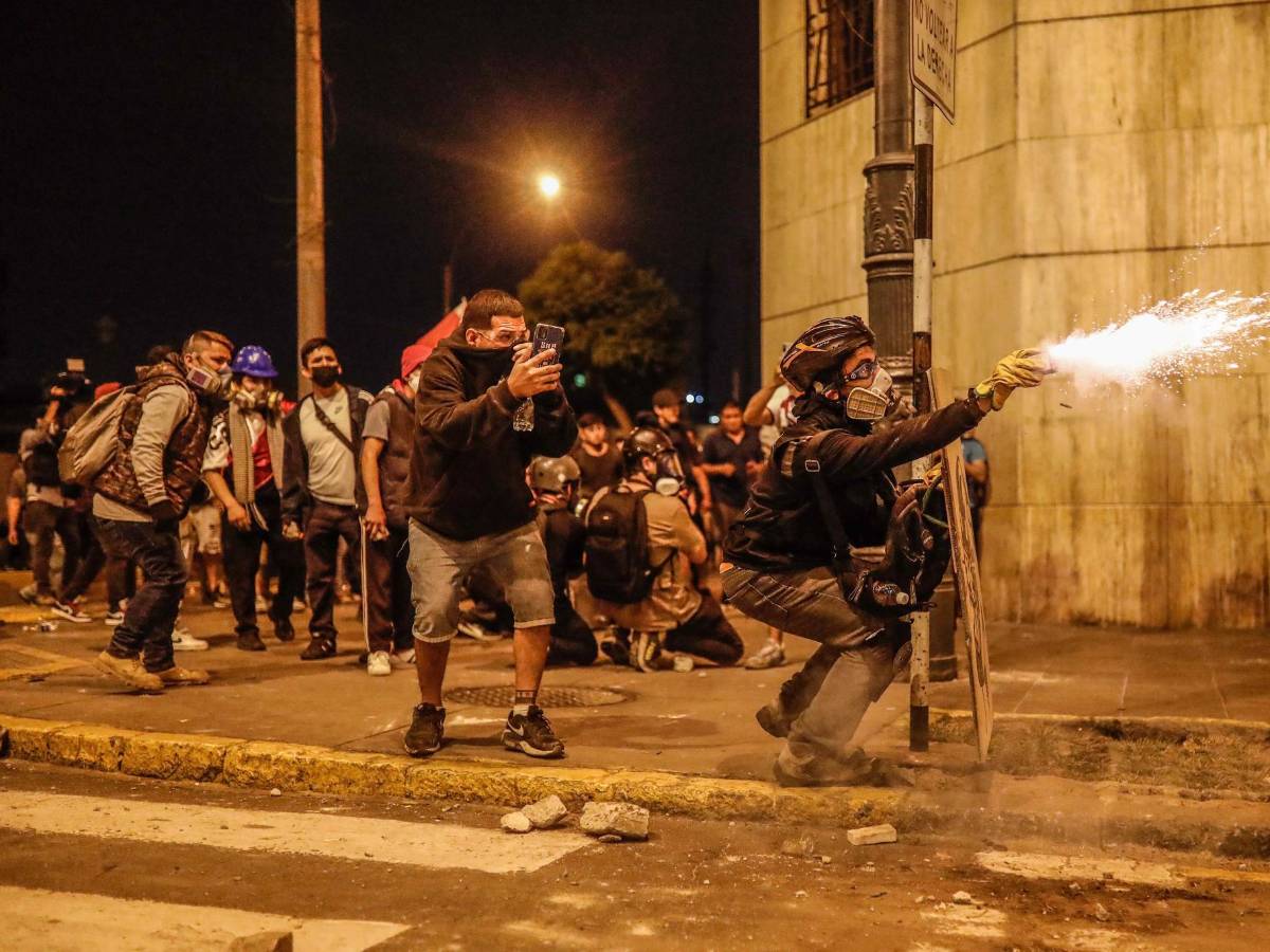Perú decreta estado de emergencia tras muerte de 7 personas en protestas