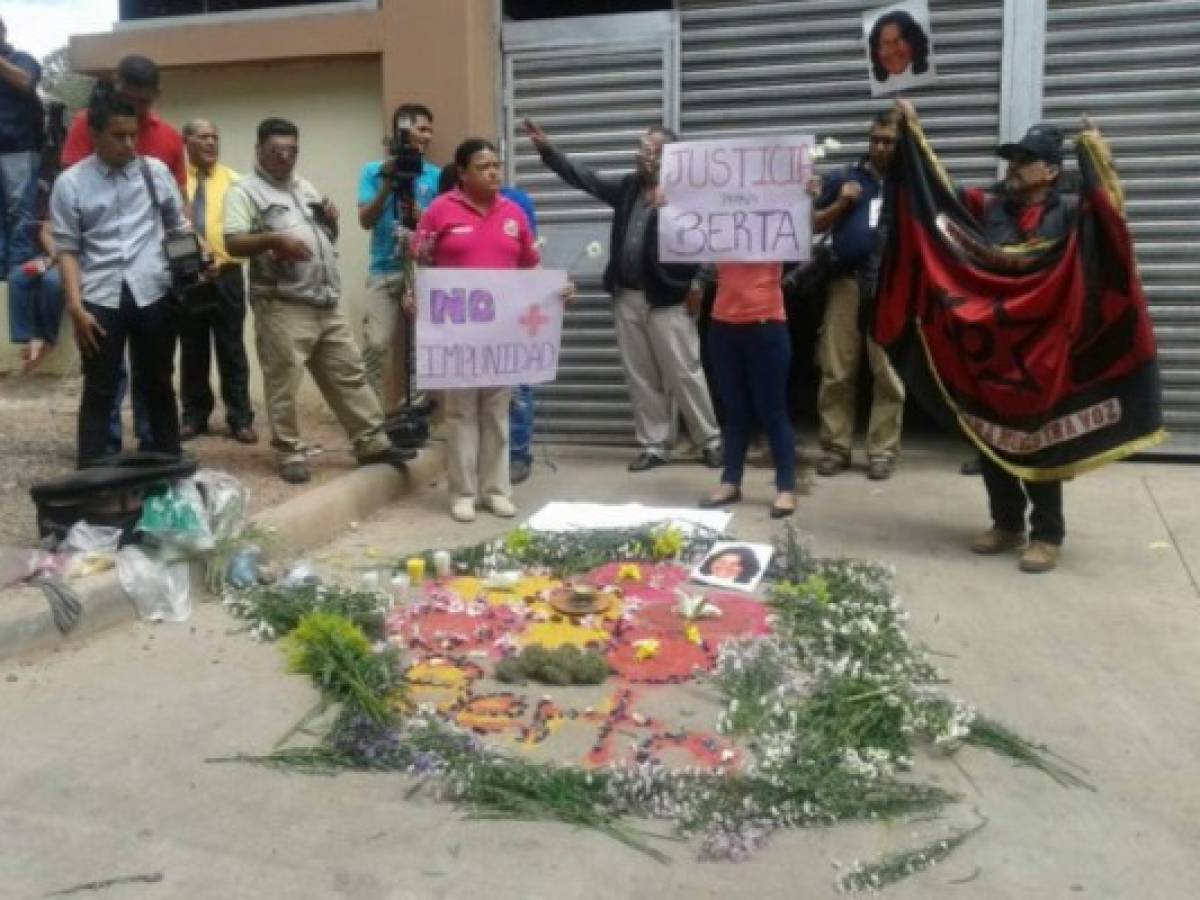 EUA ofrece apoyo para capturar a asesino de Berta Cáceres