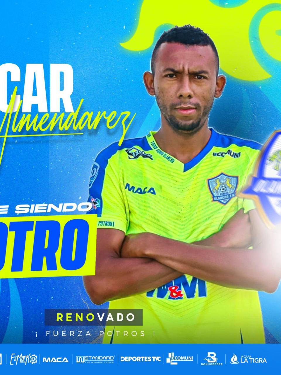 Óscar Almendarez tiene 32 años y juega como lateral derecho en Olancho FC.