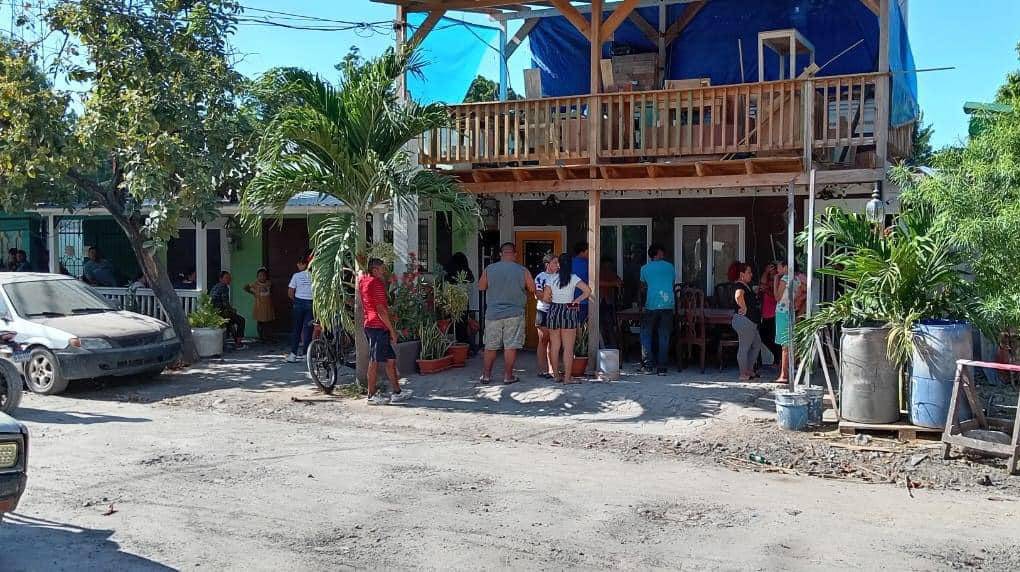 Este es el local en donde funciona la barbería en la que murió “el Chelito”.