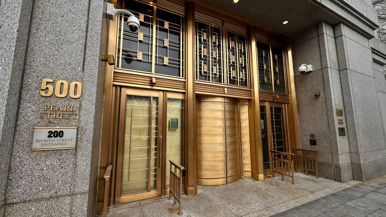 $!Entrada al edificio de la Corte de Nueva York, Estados Unidos.