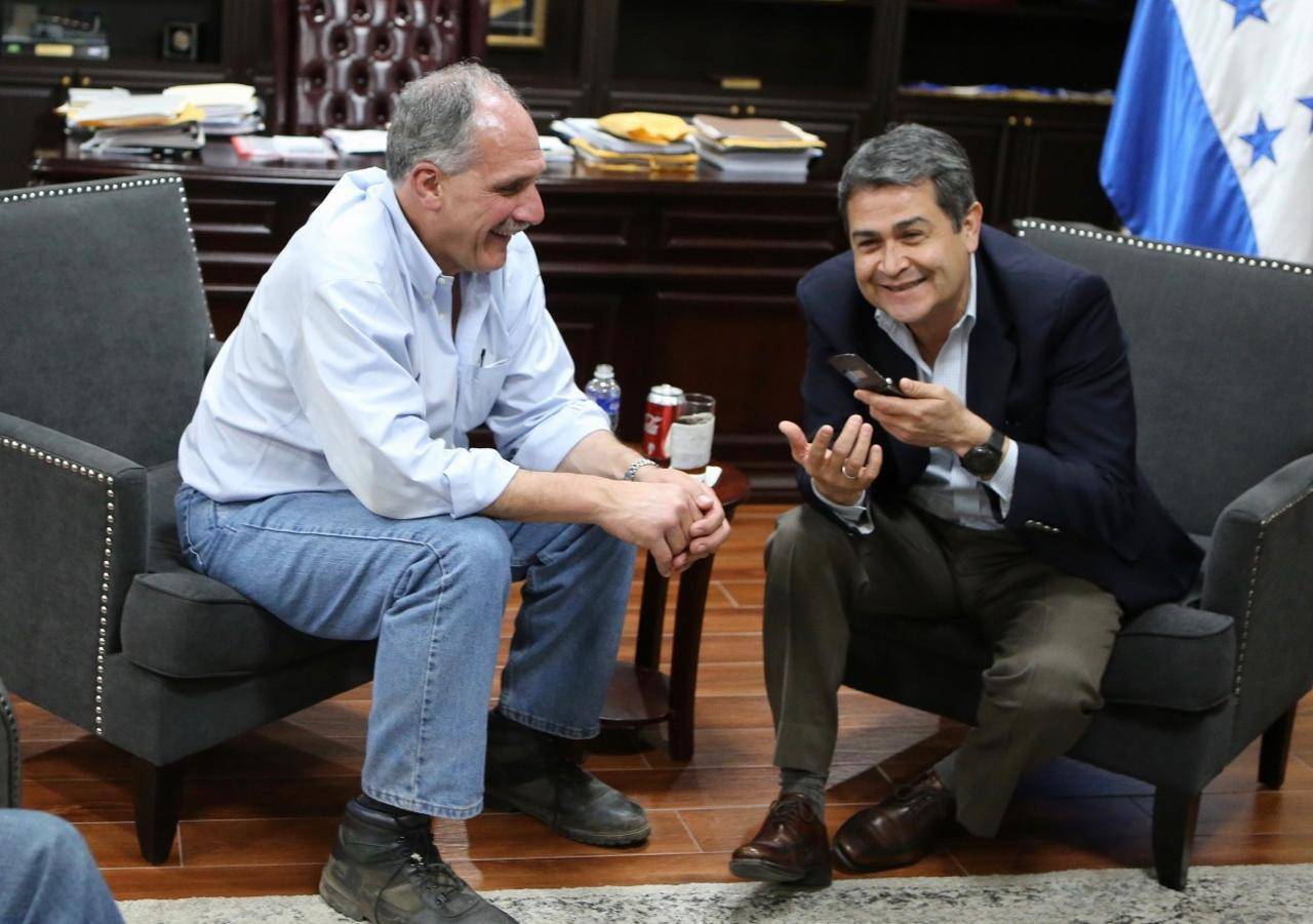 $!Nasry Asfura era la jugada política de Juan Orlando Hernández para que el Partido Nacional continuará en el poder tras la culminación de su mandato presidencial en enero de 2022. Sin embargo, el exalcalde capitalino sufrió una dura derrota a manos de Xiomara Castro.