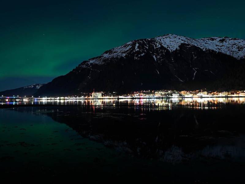 Una aproximación a lo que se ve a simple vista de la aurora boreal en Juneau, Alaska. (Chris Miller)