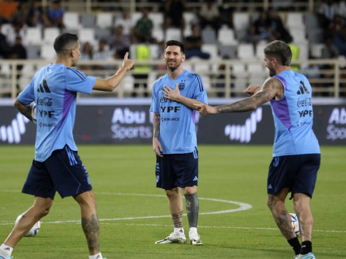 Messi se sumó a la Selección de Argentina y realizó su primer entrenamiento en Qatar.