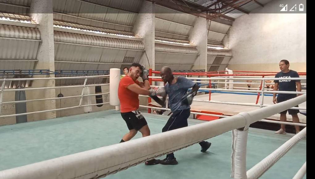 Lo cuenta: “En todas peleas se ve la muerte, es una guerra. Los dos quieren ganar, el que tenga más corazón gana. Uno dice a veces, ya no puede, los golpes no se dan”.