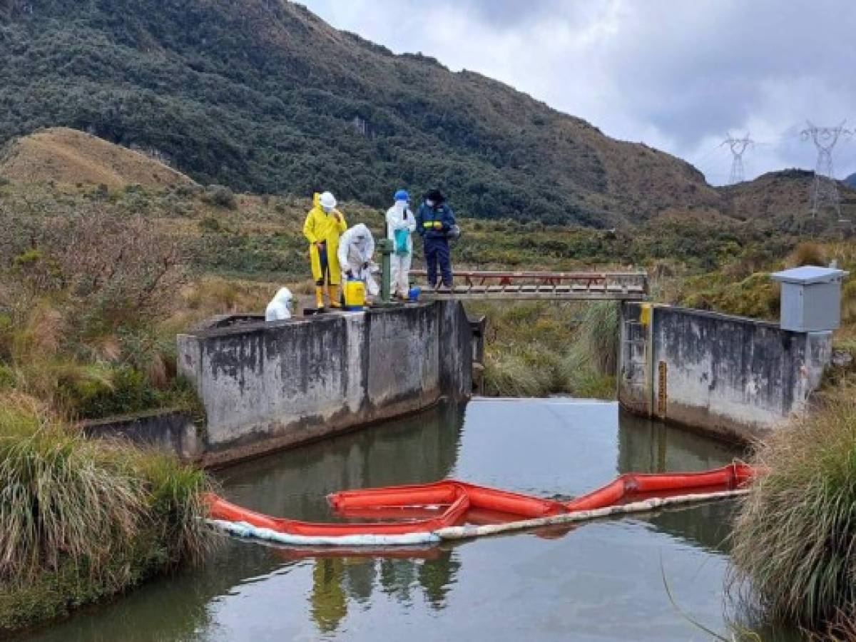 Ecuador: derrame de diésel afecta al 70% del agua potable de Quito