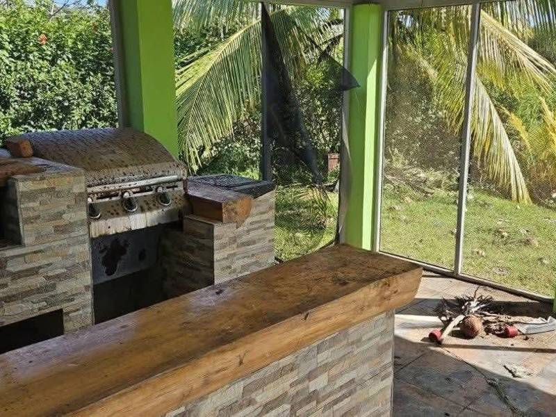 Las denuncias señalan a grupos de la etnia garífuna como responsables de desmantelar las viviendas que permanecían invadidas desde hace meses en Trujillo.