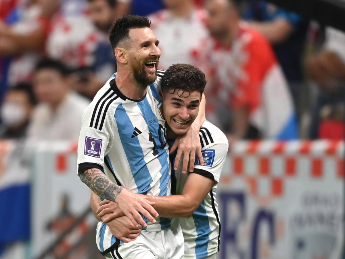 Messi y Julián Álvarez marcaron los goles que le dieron el pase a la final a la selección de Argentina.