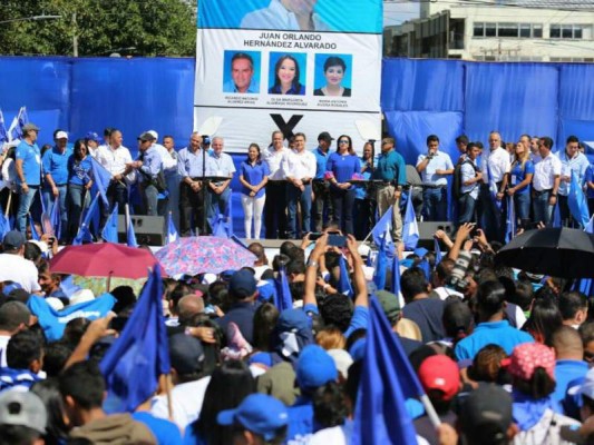 Los líderes del Partido Nacional acompañaron al presidente Juan Orlando Hernández durante su discurso.