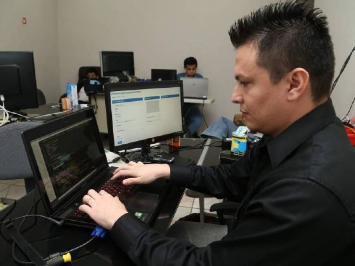 Hondureños exportan servicios informáticos