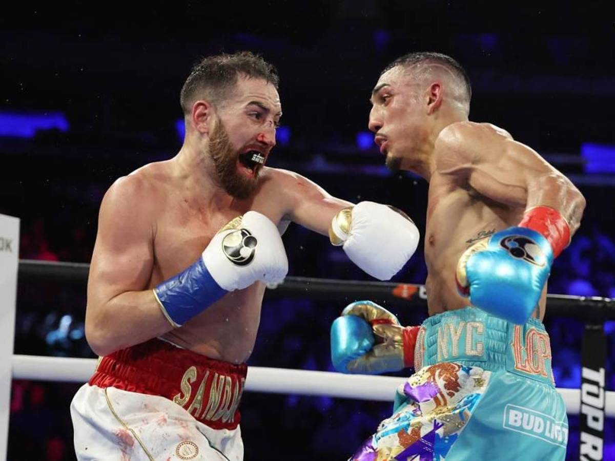 Teófimo López y Sandor Martín protagonizaron un combate cerrado.