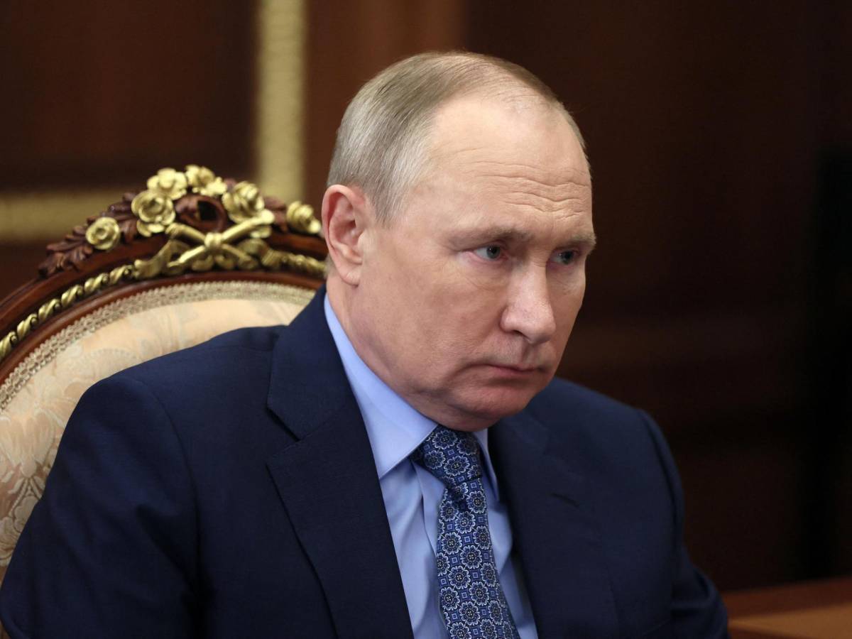 Inteligencia de EEUU dice que Putin se siente engañado por sus asesores