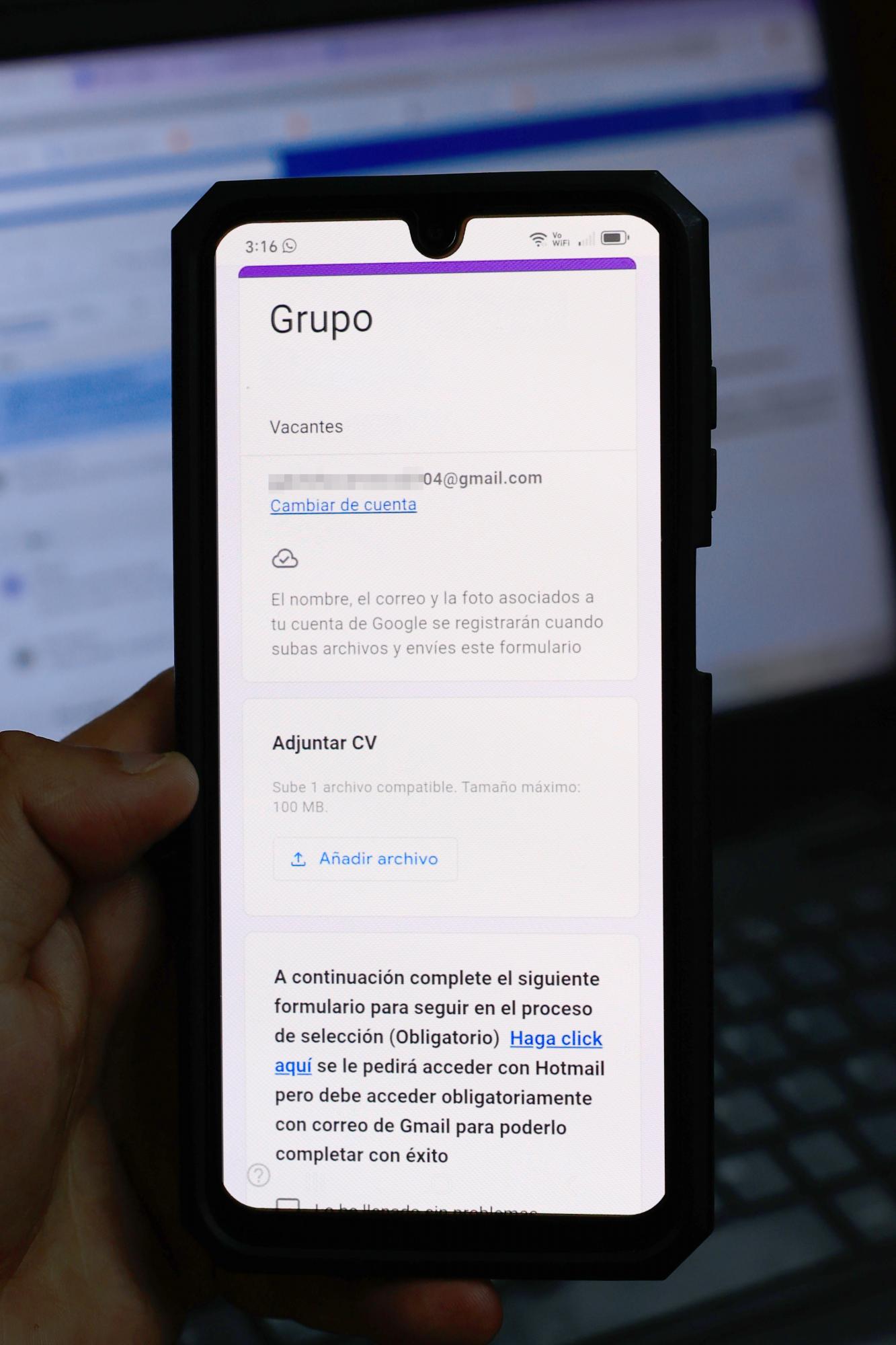 Este es un formulario falso que describía una oferta de trabajo en un banco y fue que enviado a una mujer de Tegucigalpa.