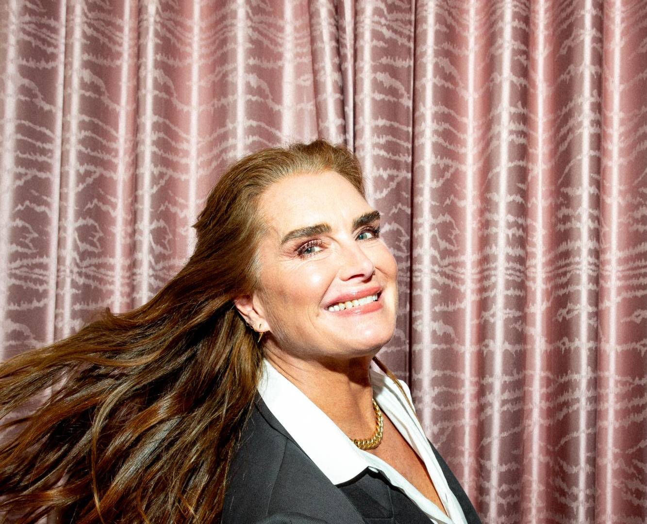 $!A sus 59 años, Brooke Shields es directora ejecutiva de la marca de belleza Commence.