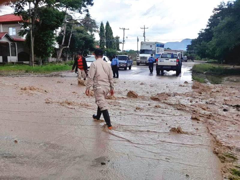 <b><span class=mln_uppercase_mln>ocotepeque.</span></b> Autoridades están en emergencia ante el desbordamiento del río Marchala.
