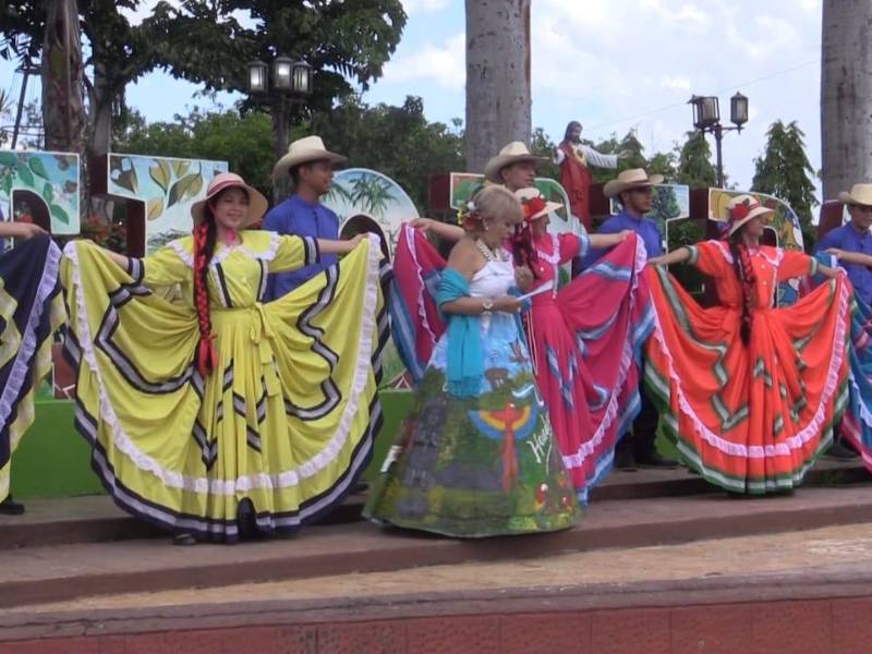 La cantautora nacional Celia de Regalado lanza su nueva canción “Florida hermosa”