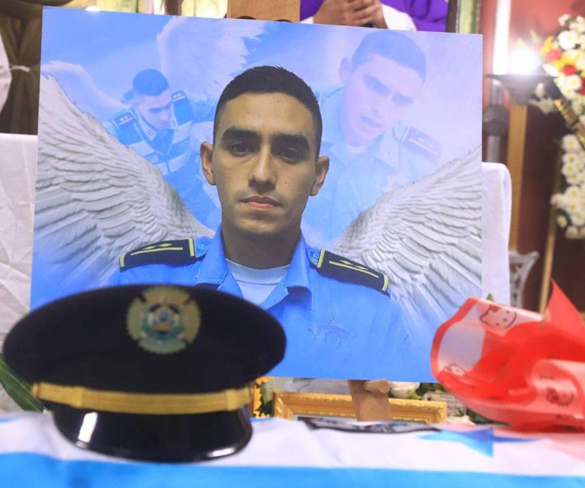 La muerte del inspector Kevin Pérez ha causado conmoción porque dio su vida para salvar a dos niños, uno del cuál aún no se sabe su paradero.