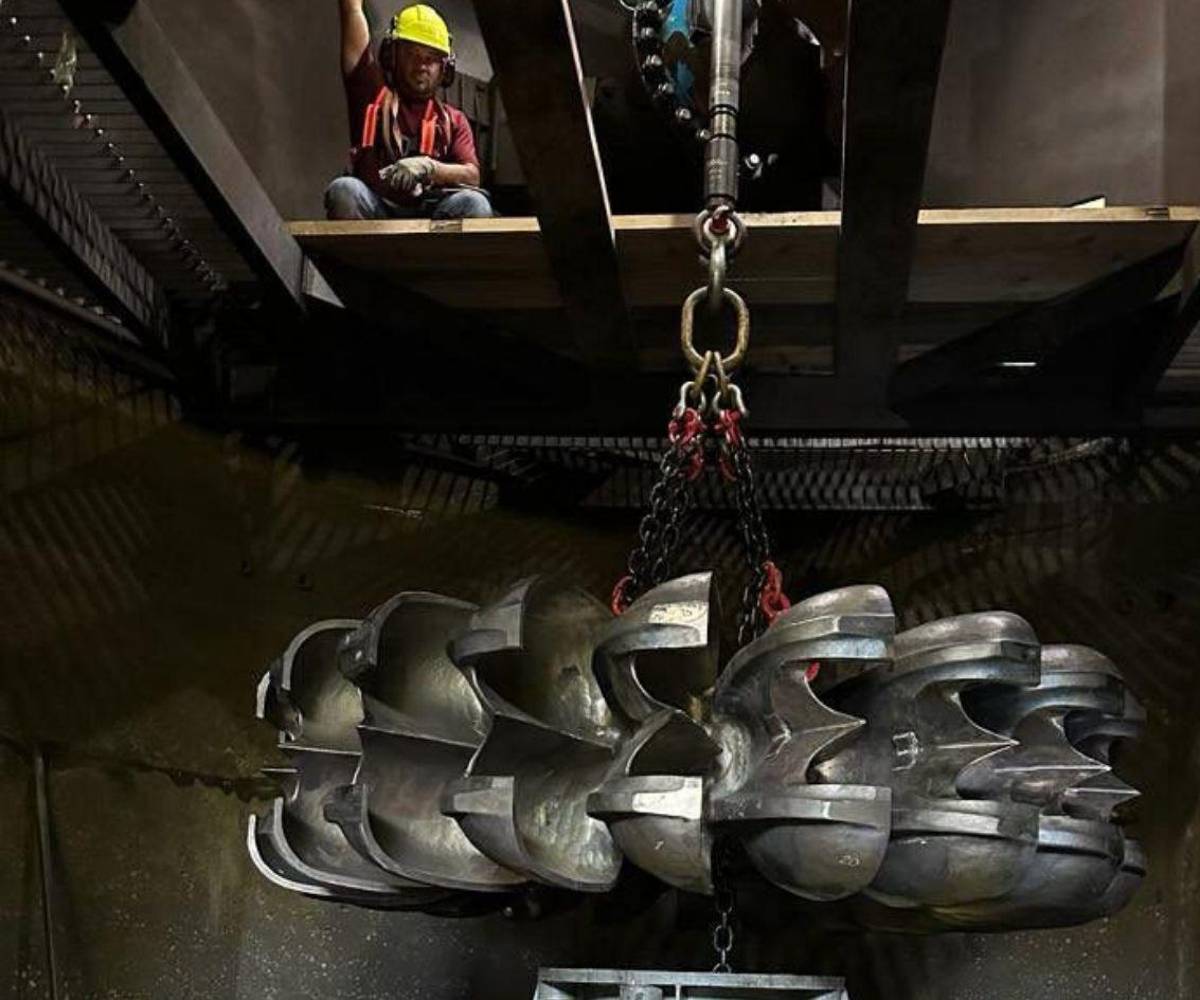 Este 2025, las centrales hidroeléctricas El Cajón y Cañaveral recibieron fuertes inversiones para mejorar y renovar sus instalaciones y repotenciar su generación.