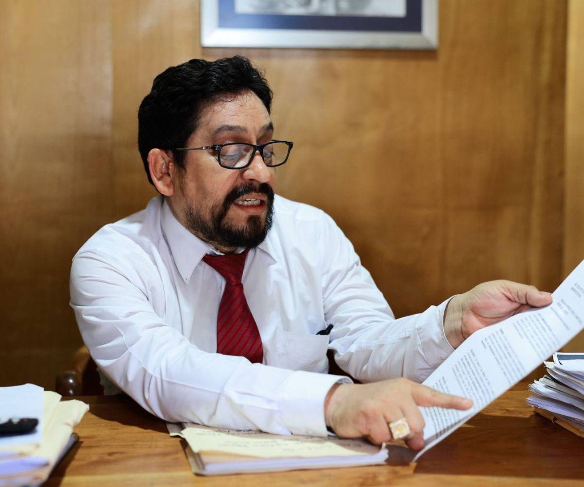 La insistencia del abogado René Altamirano en solicitar la devolución de 63 mil dólares decomisados a una ciudadana estadounidense destapó el millonario robo de evidencias en el Ministerio Público.