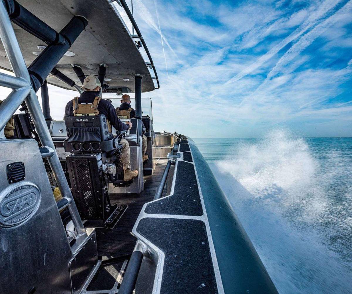 El Gobierno de Donald Trump ofreció el pasado jueves 7 de agosto una recompensa de 50 millones de dólares por información que conduzca al arresto de Nicolás Maduro, a quien acusa de ser el líder del cártel de los Soles. La actividad antinarcótica ha aumentado al sur de la Florida.