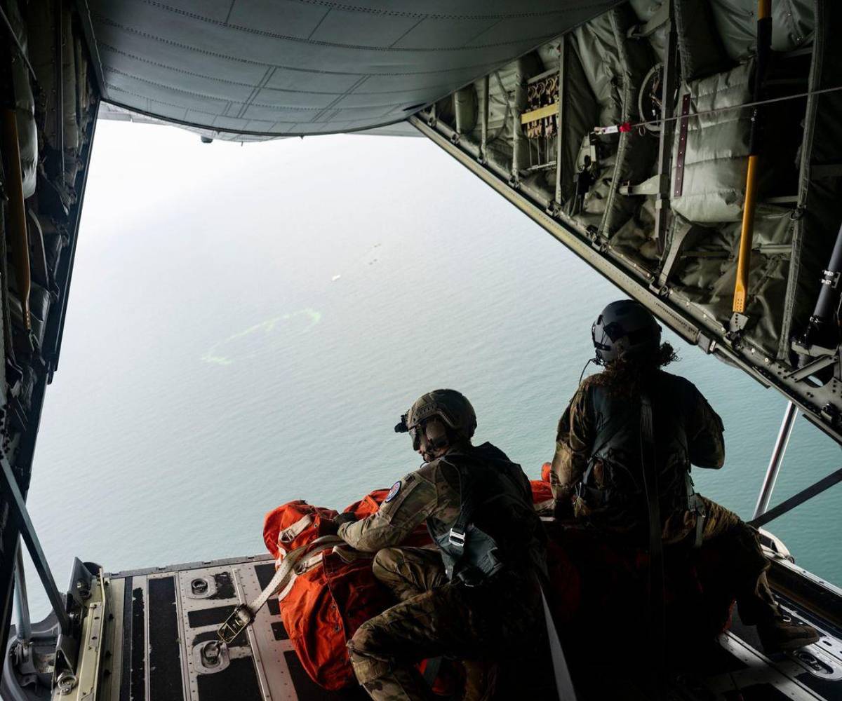 El Gobierno estadounidense ha decidido autorizar el envío de tropas y naves al sur del Caribe, en un esfuerzo por combatir a grupos criminales a los que considera responsables del flujo de estupefacientes, especialmente cocaína y fentanilo, hacia Estados Unidos.