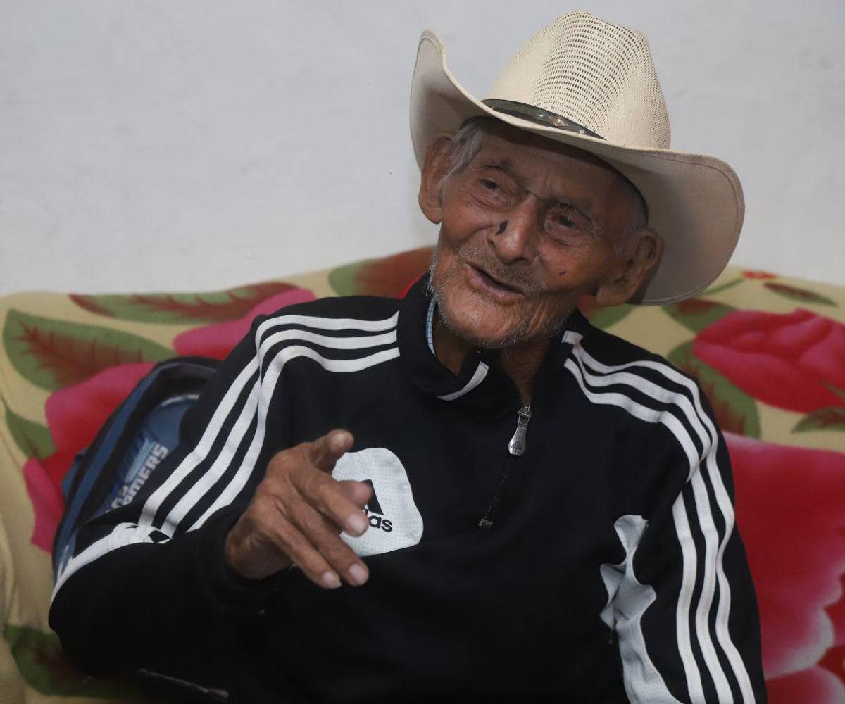 Don Chemita recuerda los nombres de los médicos que atendieron al menos cuatro niños que se le murieron. Dice que nunca se casó, porque ese era un gasto innecesario. Mejor lo dejó para comprar comida.