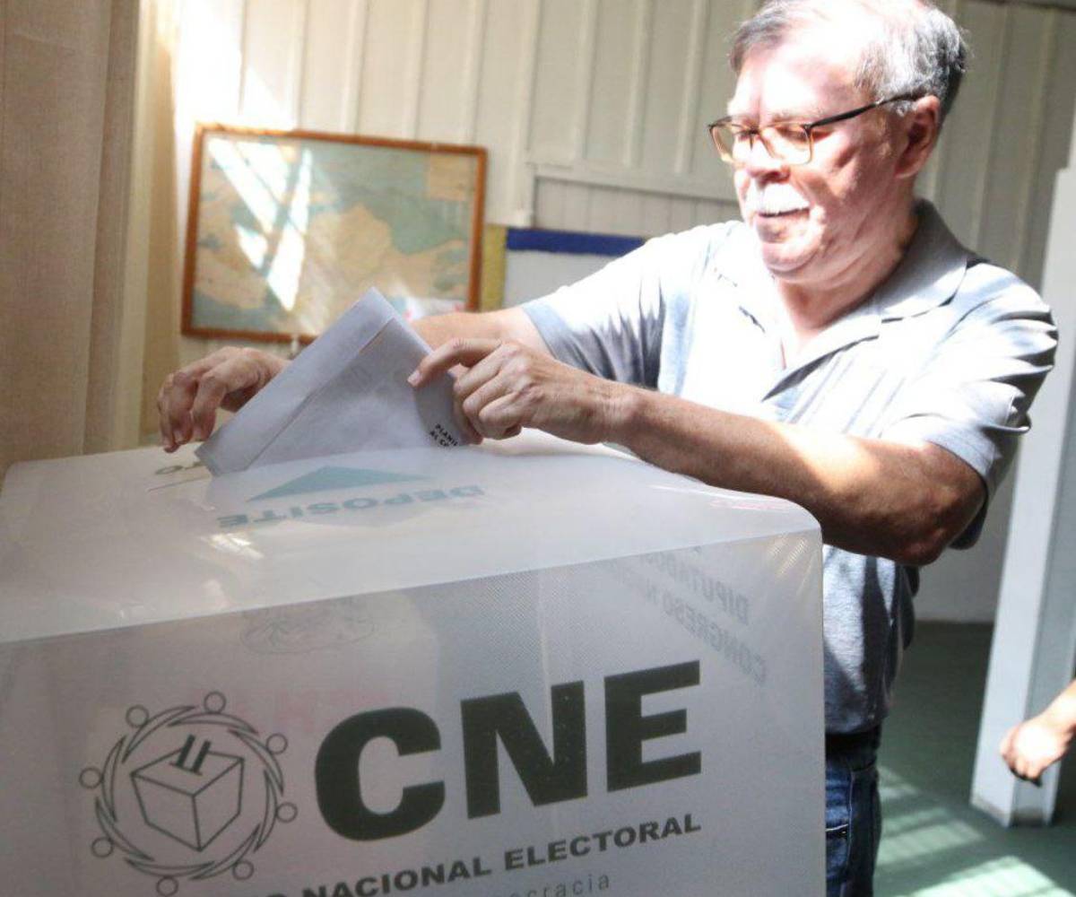 Un total de 34 millones de papeletas se emitieron para los tres niveles electivos en los comicios primarios.