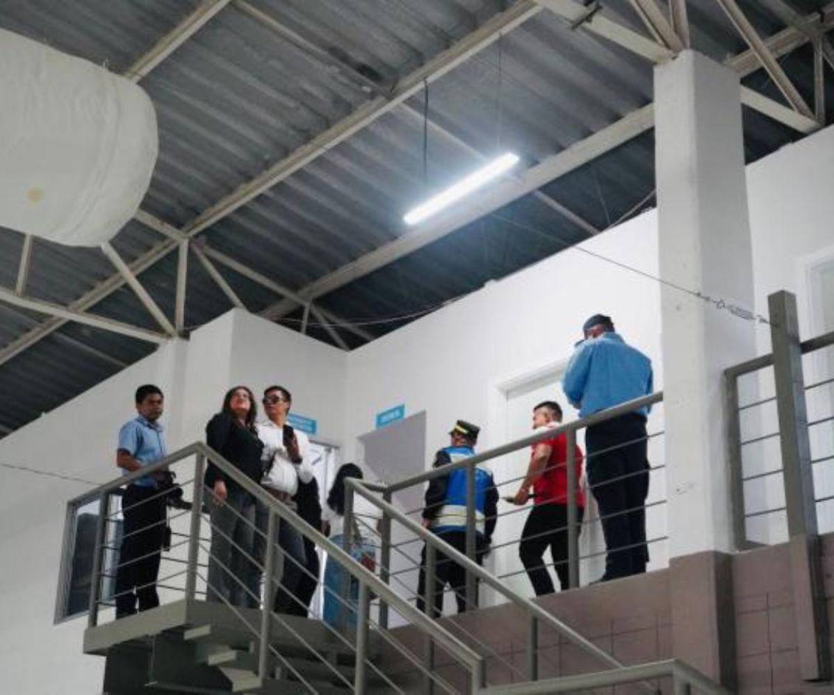 Las autoridades de Seguridad inauguraron en agosto de 2025 la nave donde operaría la maquila policial, pero sin maquinaria ni materia prima.