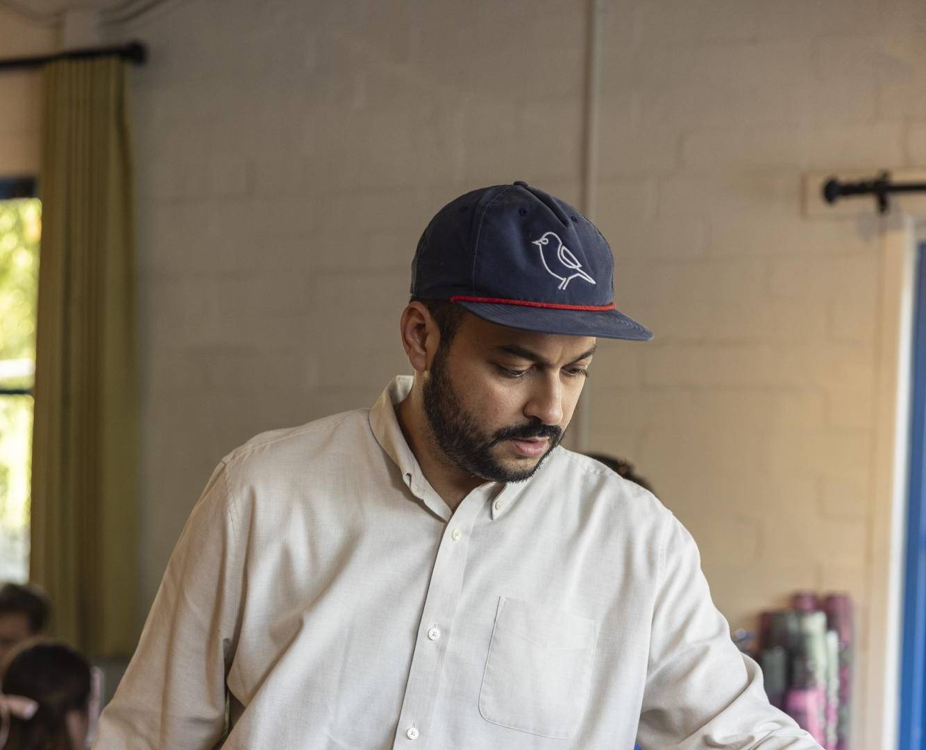 $!Aunque es un sommelier consumado, Arjav Ezekiel nunca ha visitado una región vinícola fuera de EU.