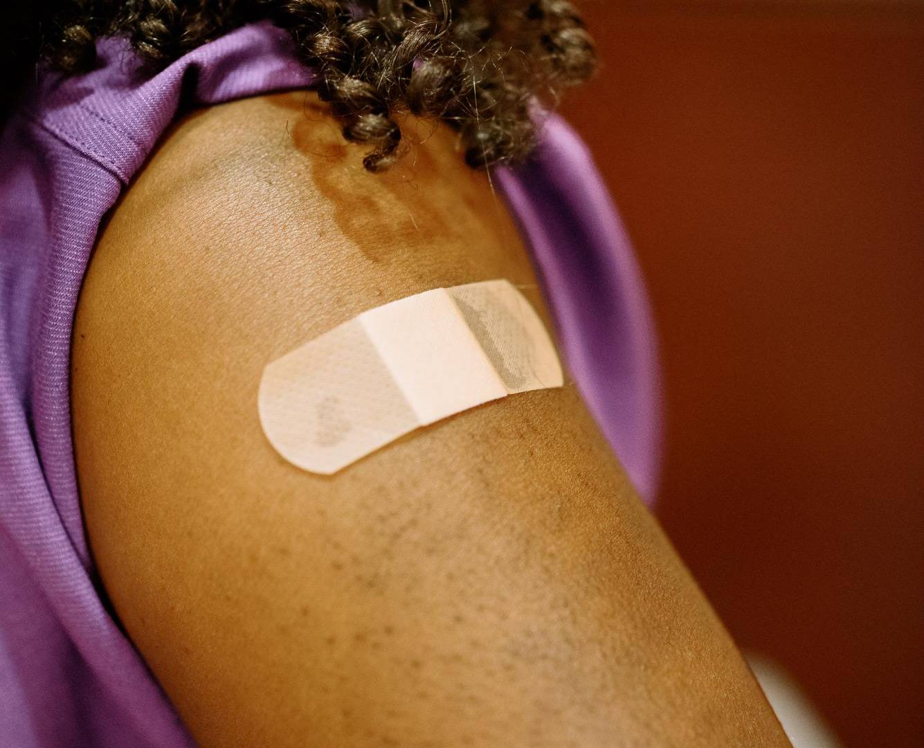 $!Hasta las mejores vacunas producen efectos secundarios raros, pero graves.