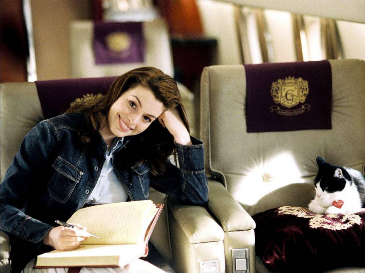 Anne Hathaway interpreta a la princesa Amelia Millonet Thermopolis Renald<b>i.</b>